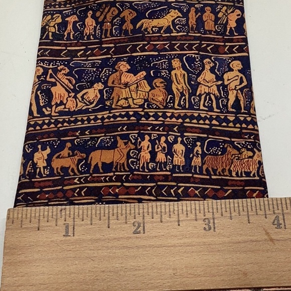 VINTAGE Alynn “Ancient Art” Mesopotamia Silk Tie - Picture 3 of 10